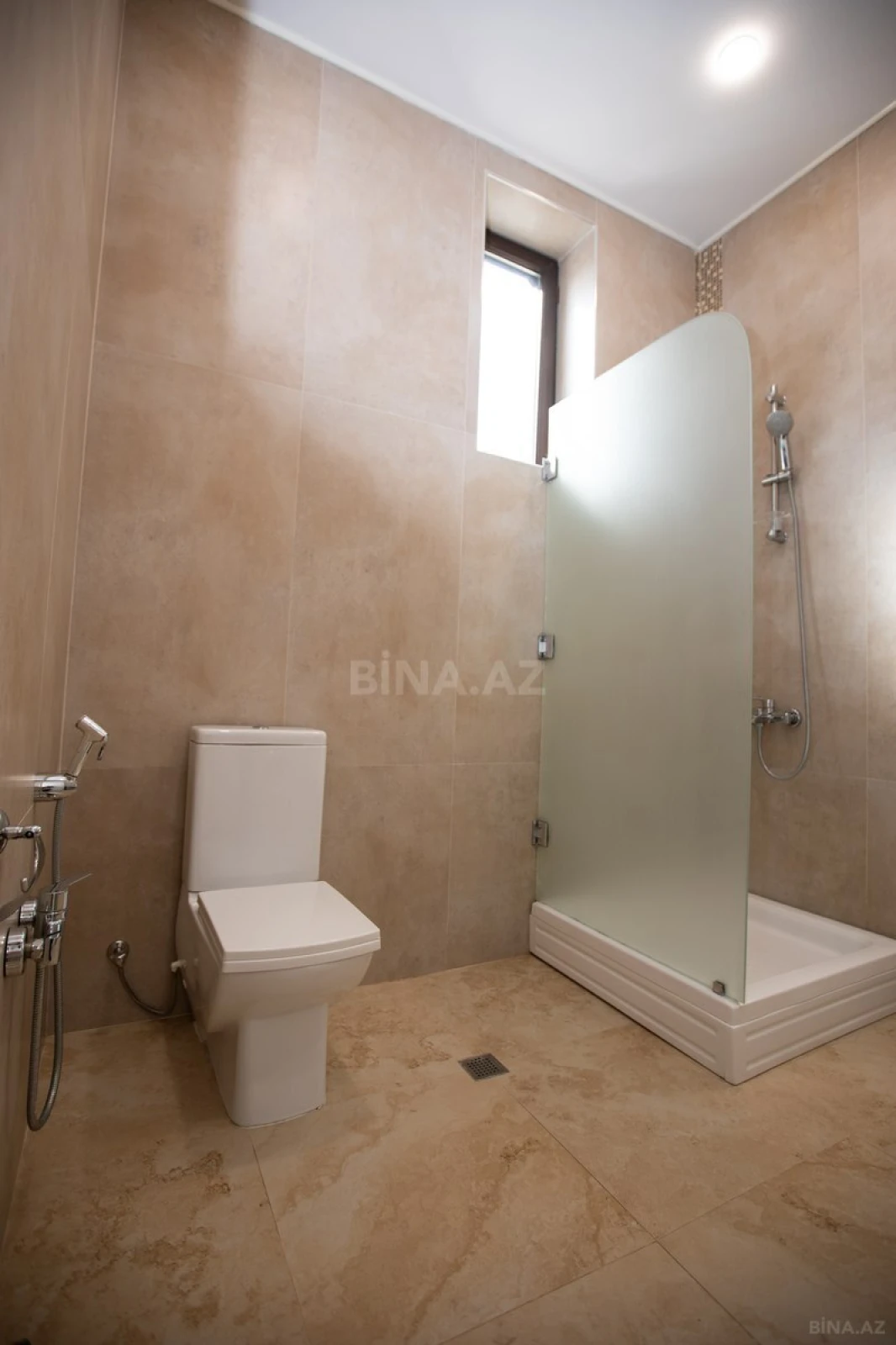 Satılır 4 otaqlı həyət evi 200 m²