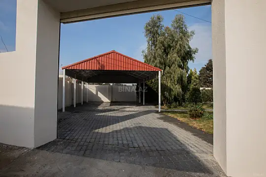 Satılır 4 otaqlı həyət evi 200 m²