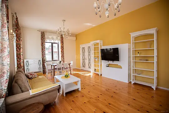 Satılır 4 otaqlı həyət evi 200 m²