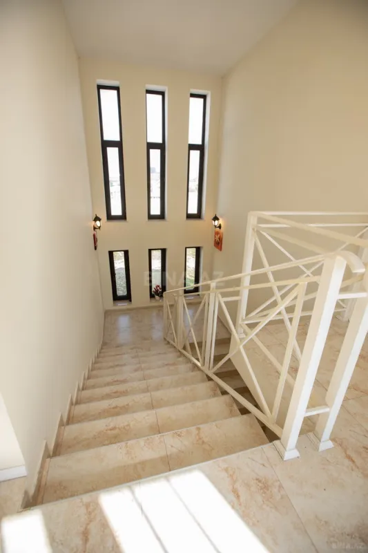 Satılır 4 otaqlı həyət evi 200 m²