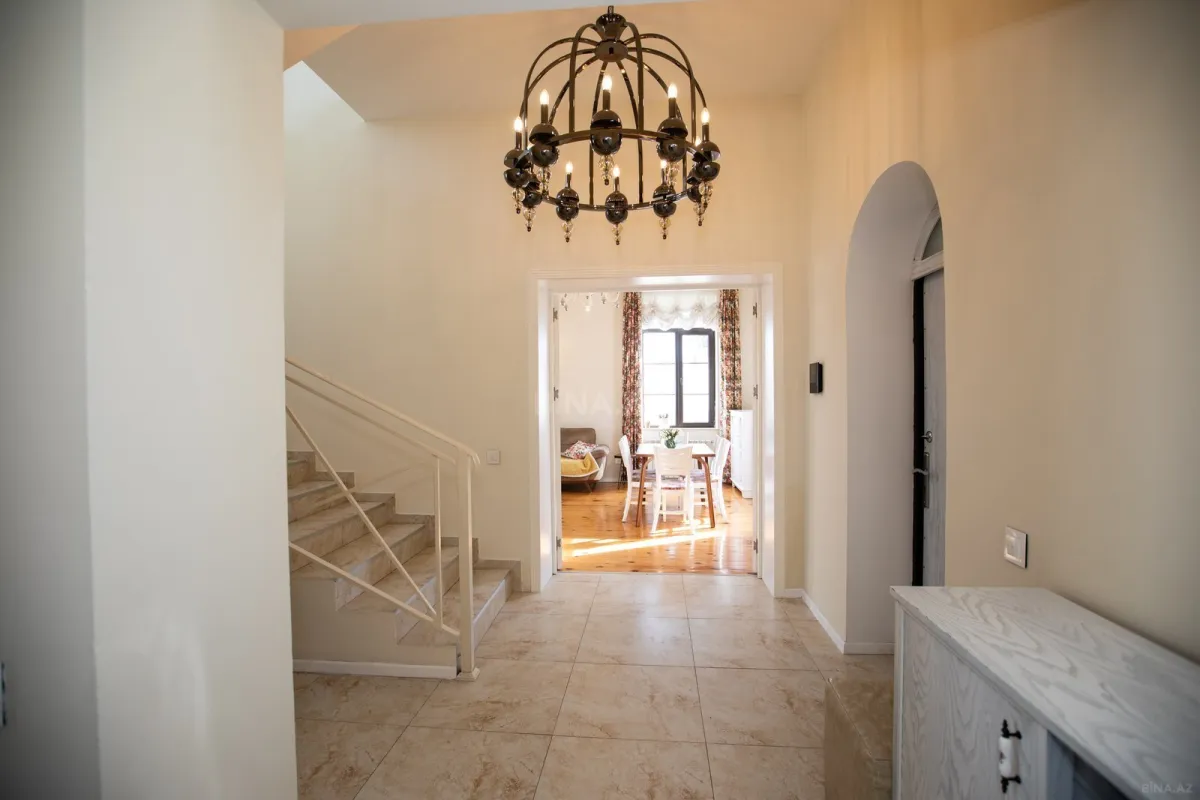 Satılır 4 otaqlı həyət evi 200 m²