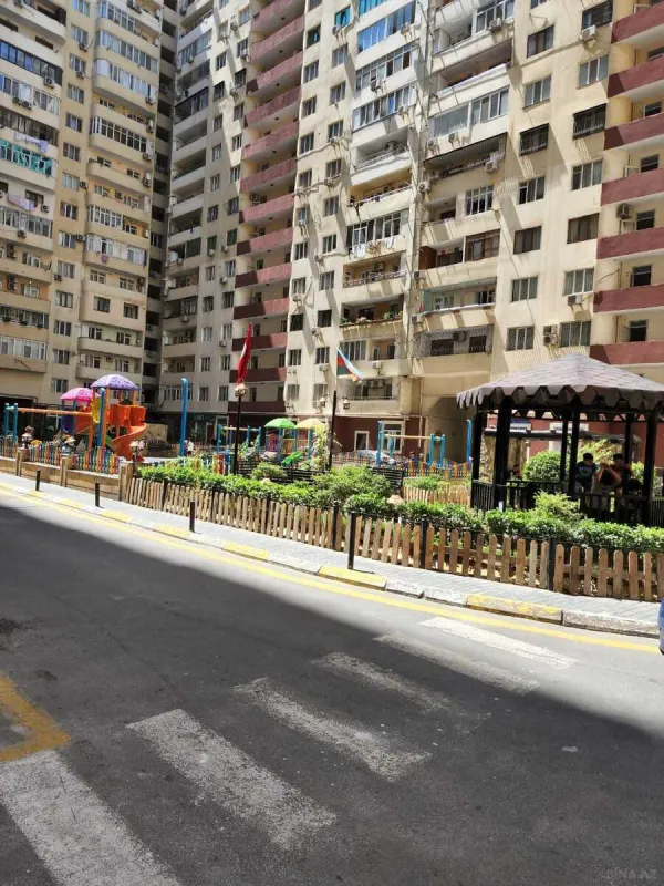 Kirayə verilir 3 otaqlı mənzil 130 m²