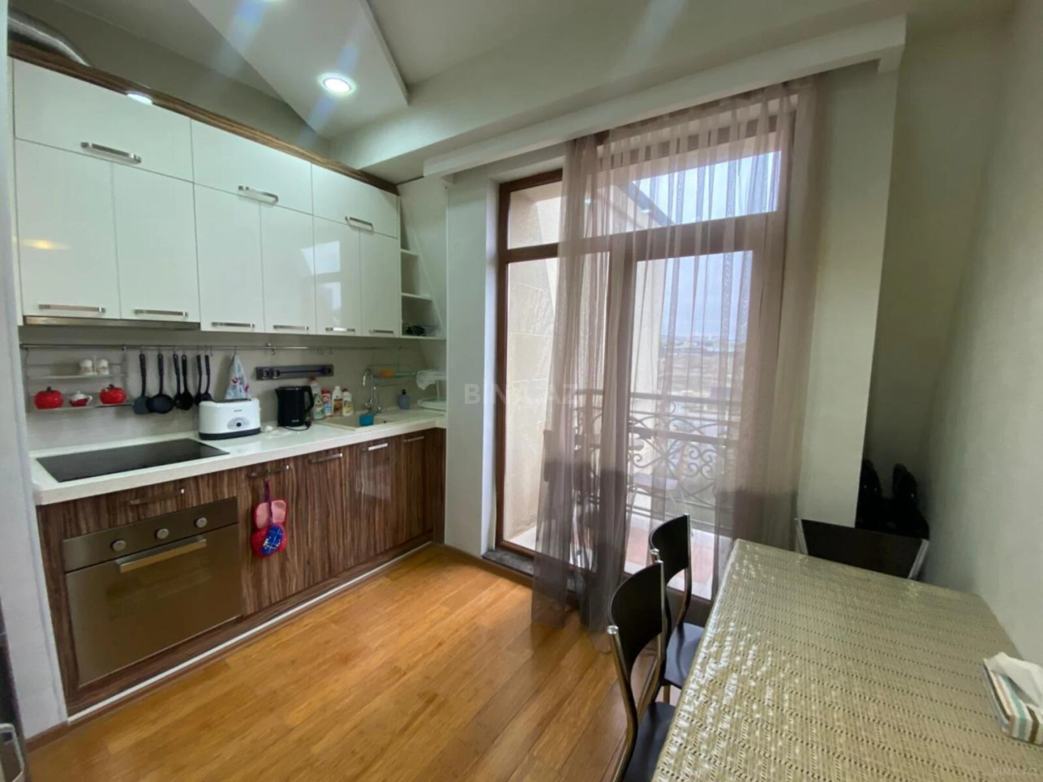 Kirayə verilir 3 otaqlı mənzil 120 m²