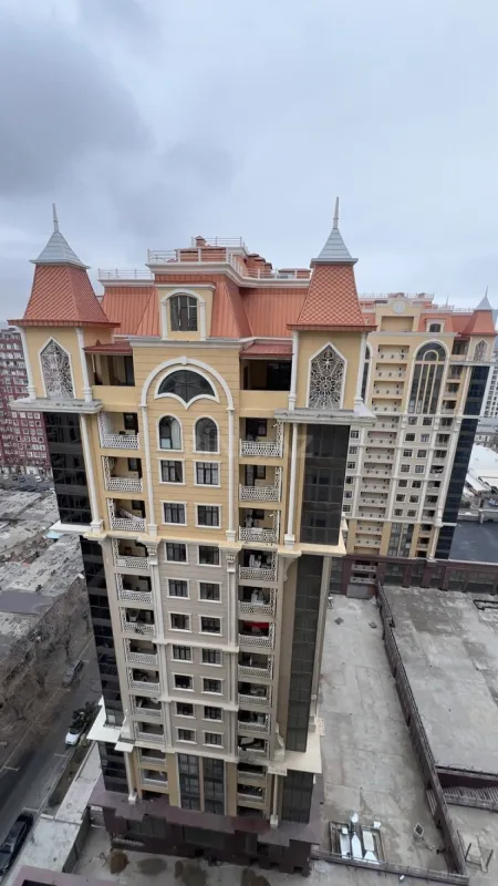 Satılır 3 otaqlı mənzil 101 m²