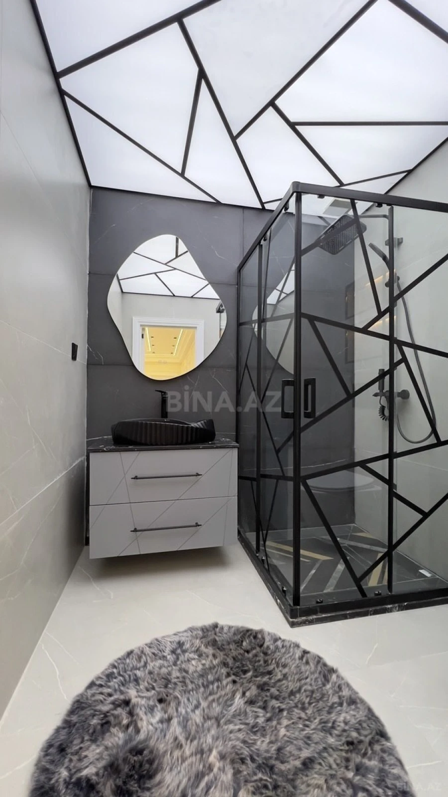 Satılır 3 otaqlı mənzil 101 m²