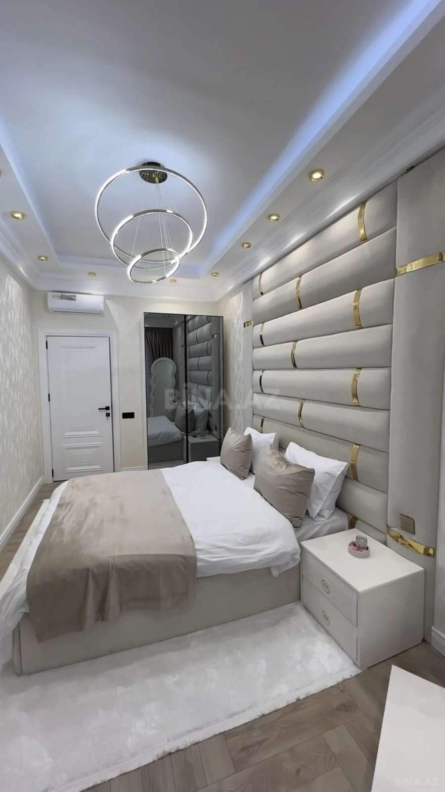 Satılır 3 otaqlı mənzil 101 m²