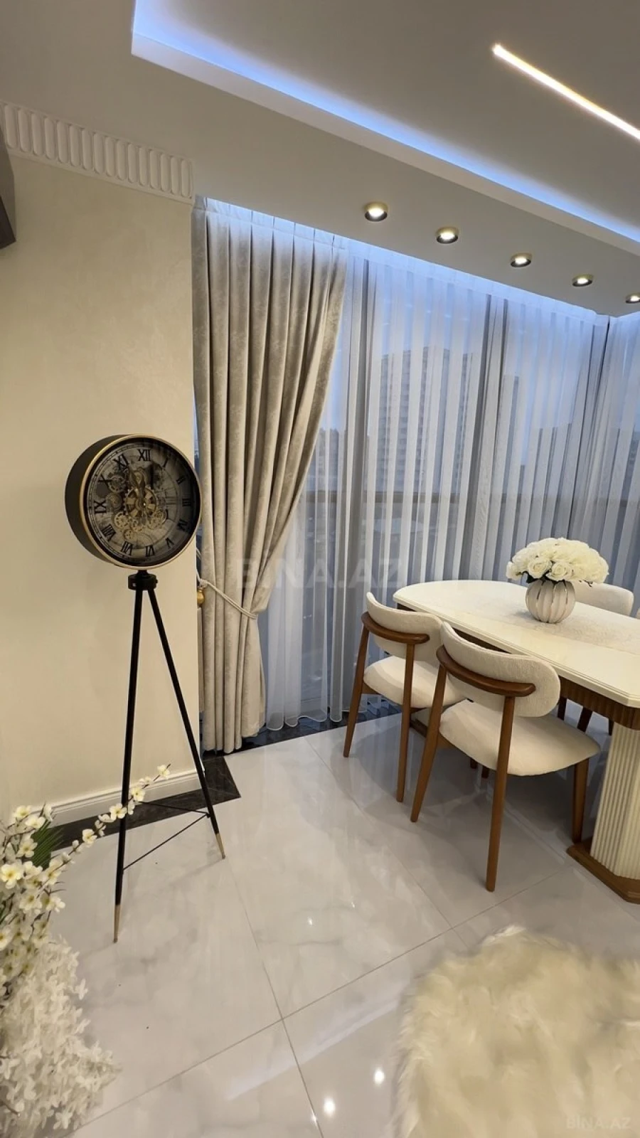 Satılır 3 otaqlı mənzil 101 m²