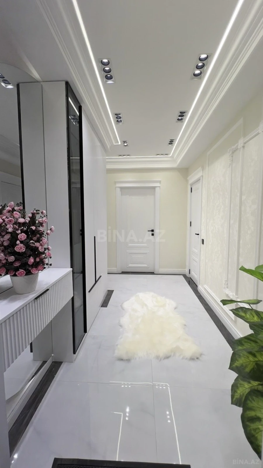 Satılır 3 otaqlı mənzil 101 m²