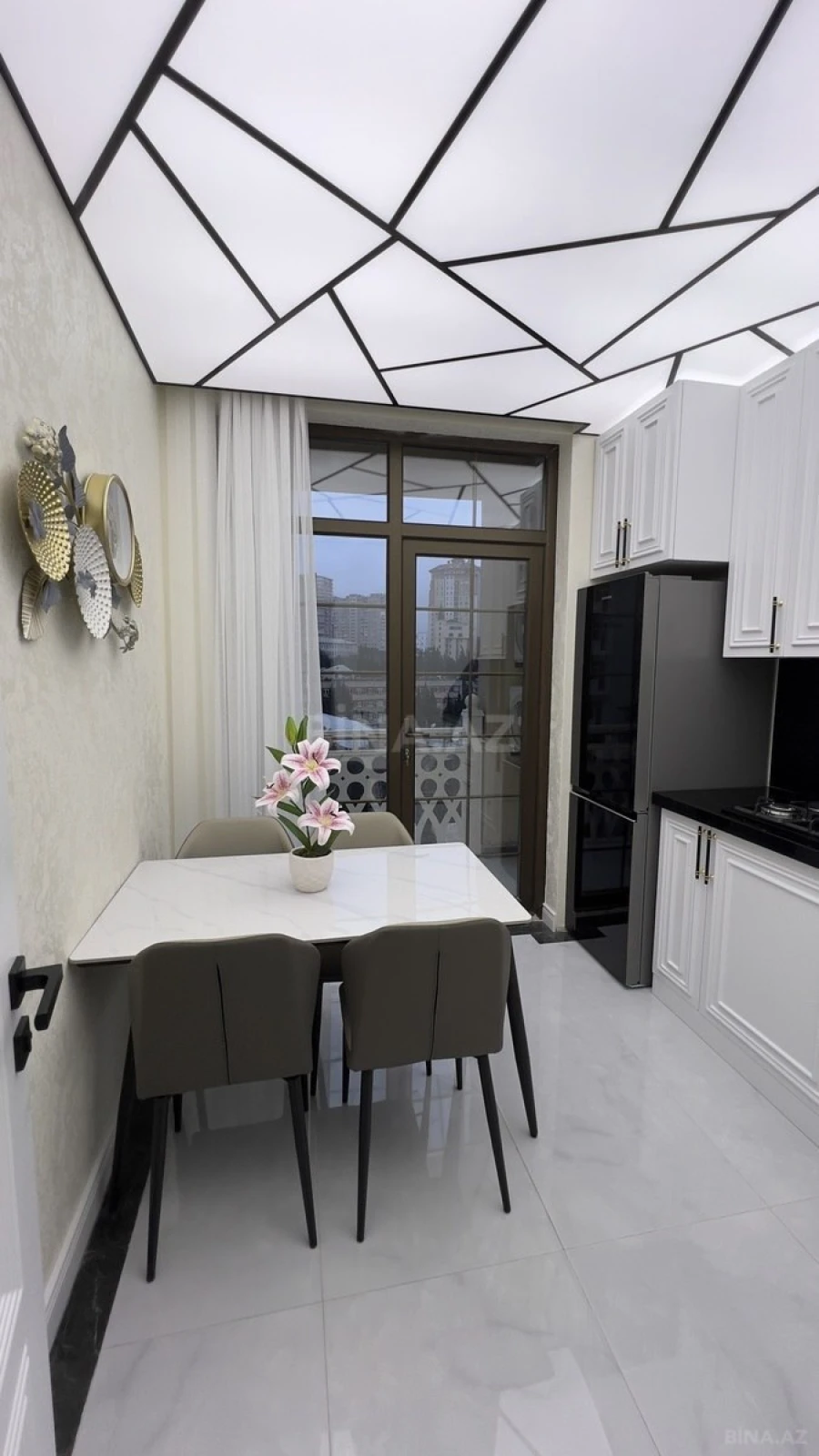 Satılır 3 otaqlı mənzil 101 m²