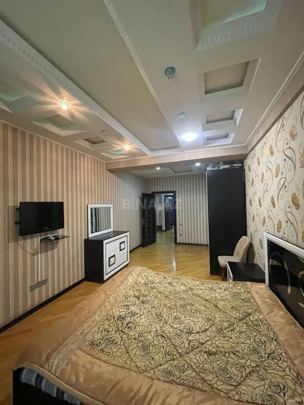 Kirayə verilir 3 otaqlı mənzil 120 m²