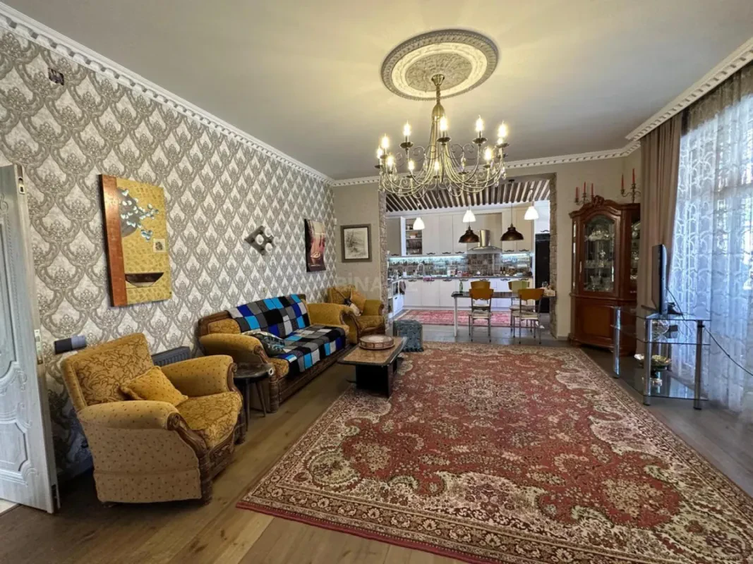 Kirayə verilir 5 otaqlı həyət evi 250 m²