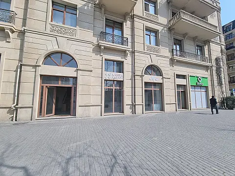 Kirayə verilir obyekt 300 m²