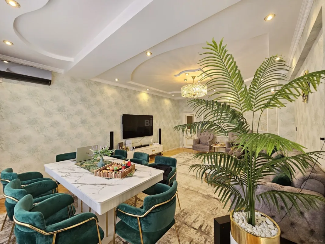 Satılır 4 otaqlı mənzil 146 m²