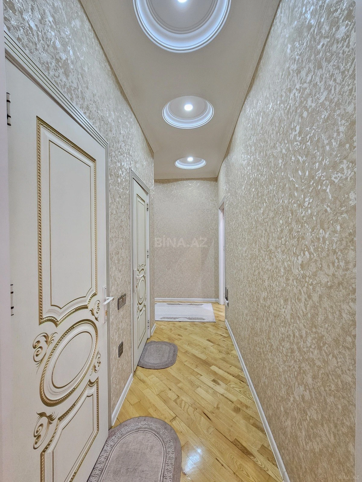 Satılır 4 otaqlı mənzil 146 m²