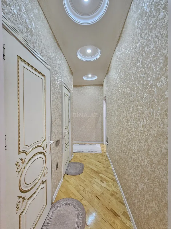 Satılır 4 otaqlı mənzil 146 m²