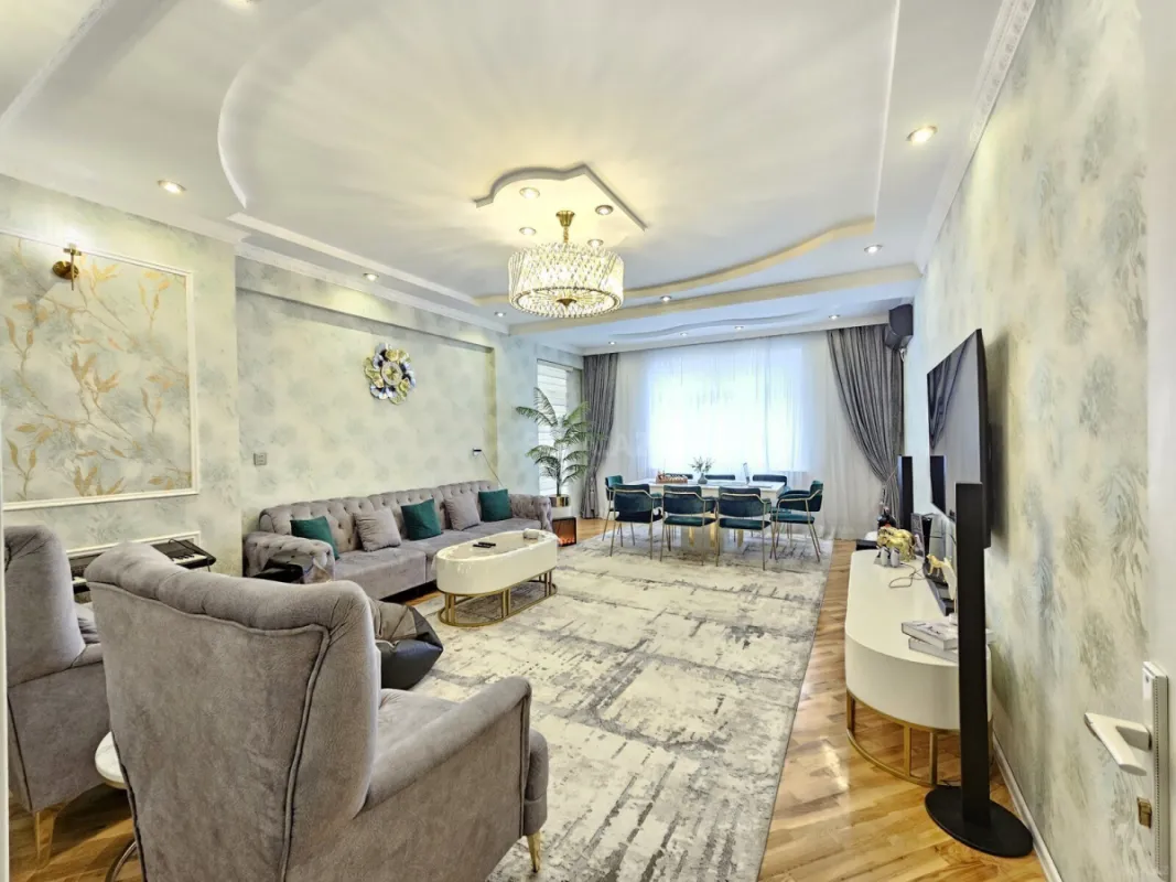 Satılır 4 otaqlı mənzil 146 m²