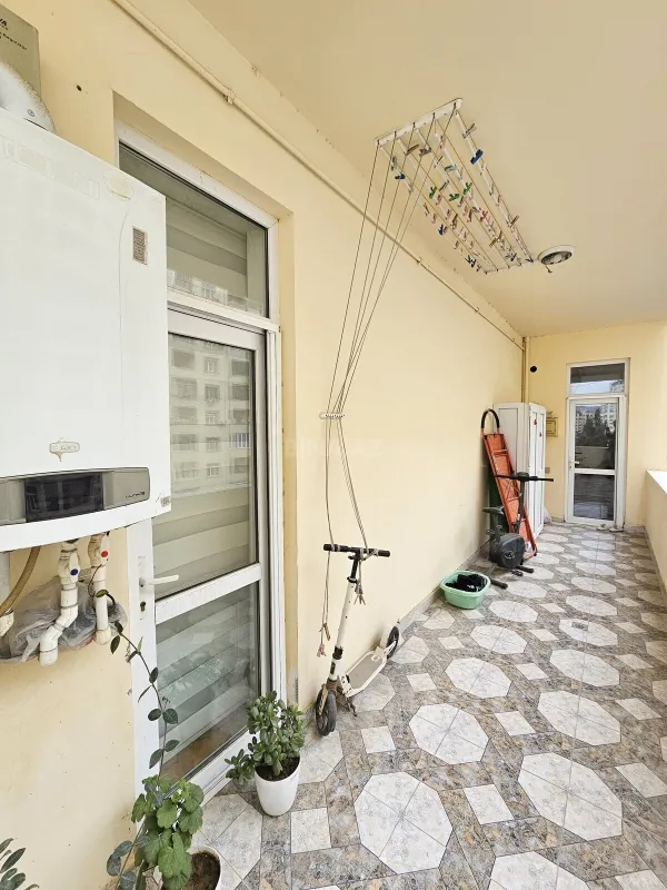 Satılır 4 otaqlı mənzil 146 m²