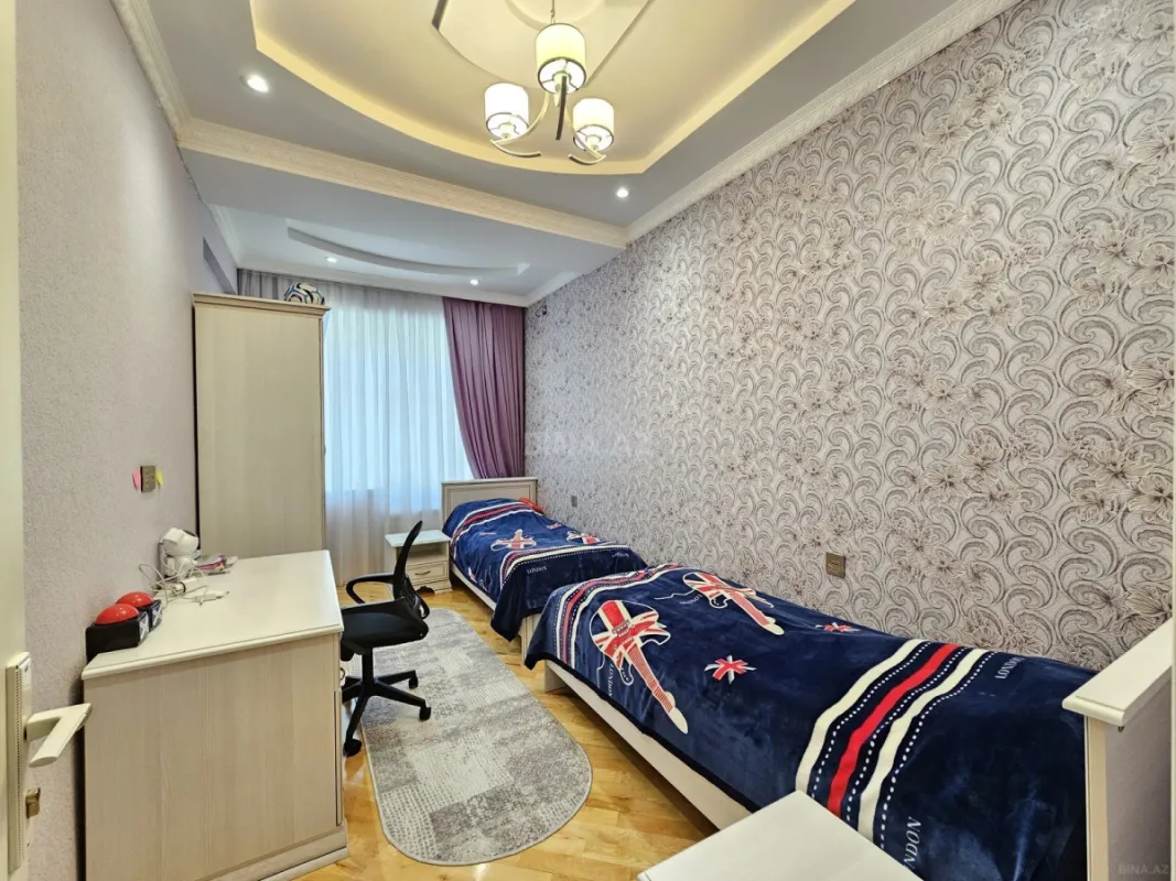 Satılır 4 otaqlı mənzil 146 m²