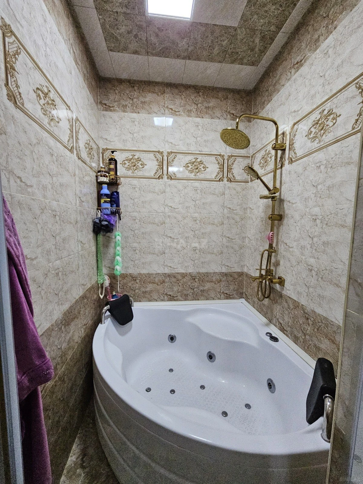 Satılır 4 otaqlı mənzil 146 m²