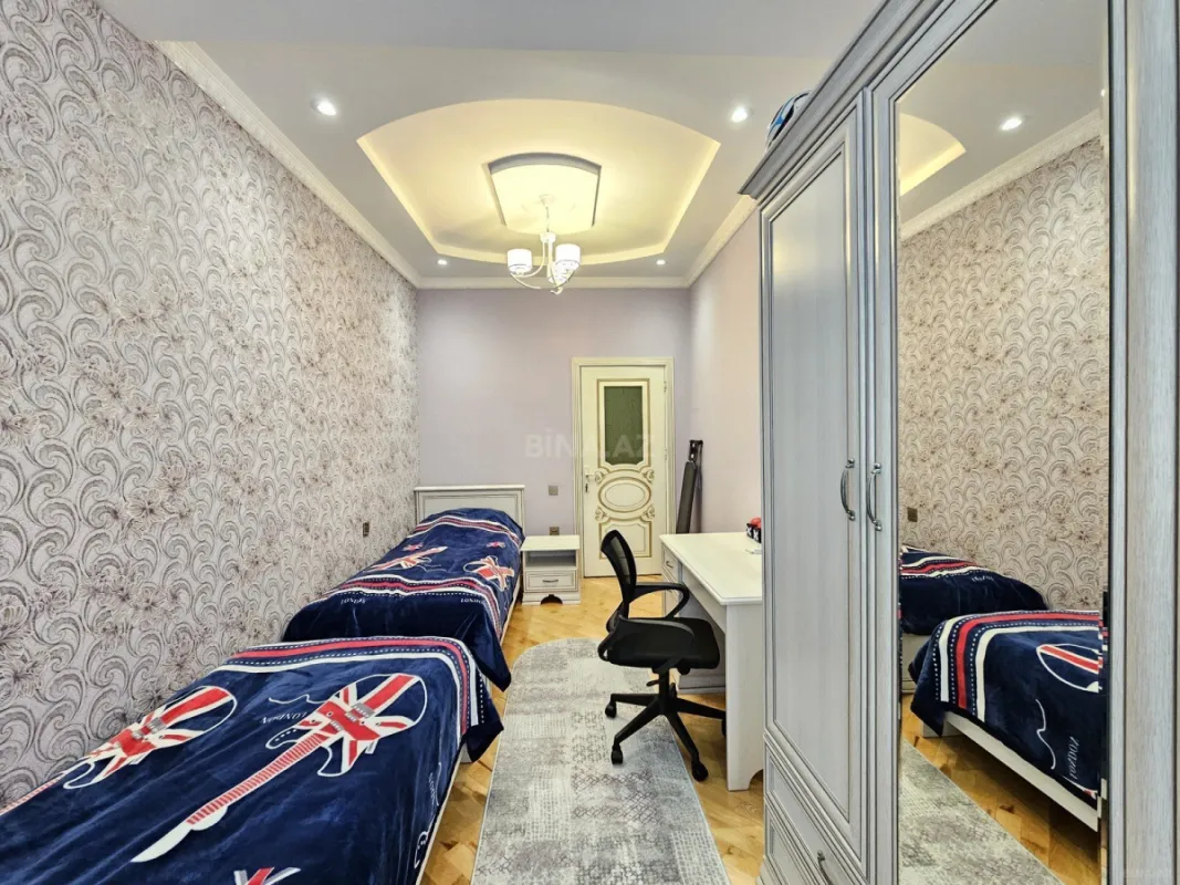 Satılır 4 otaqlı mənzil 146 m²