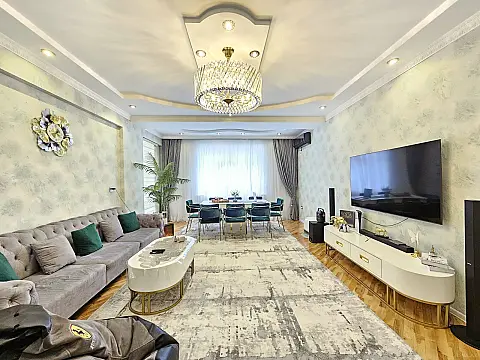 Satılır 4 otaqlı mənzil 146 m²
