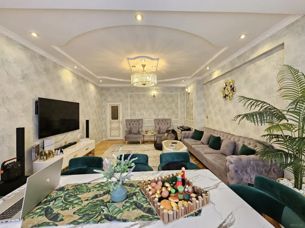 Satılır 4 otaqlı mənzil 146 m²