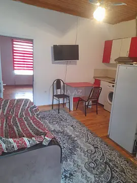 Kirayə verilir 2 otaqlı mənzil 45 m²