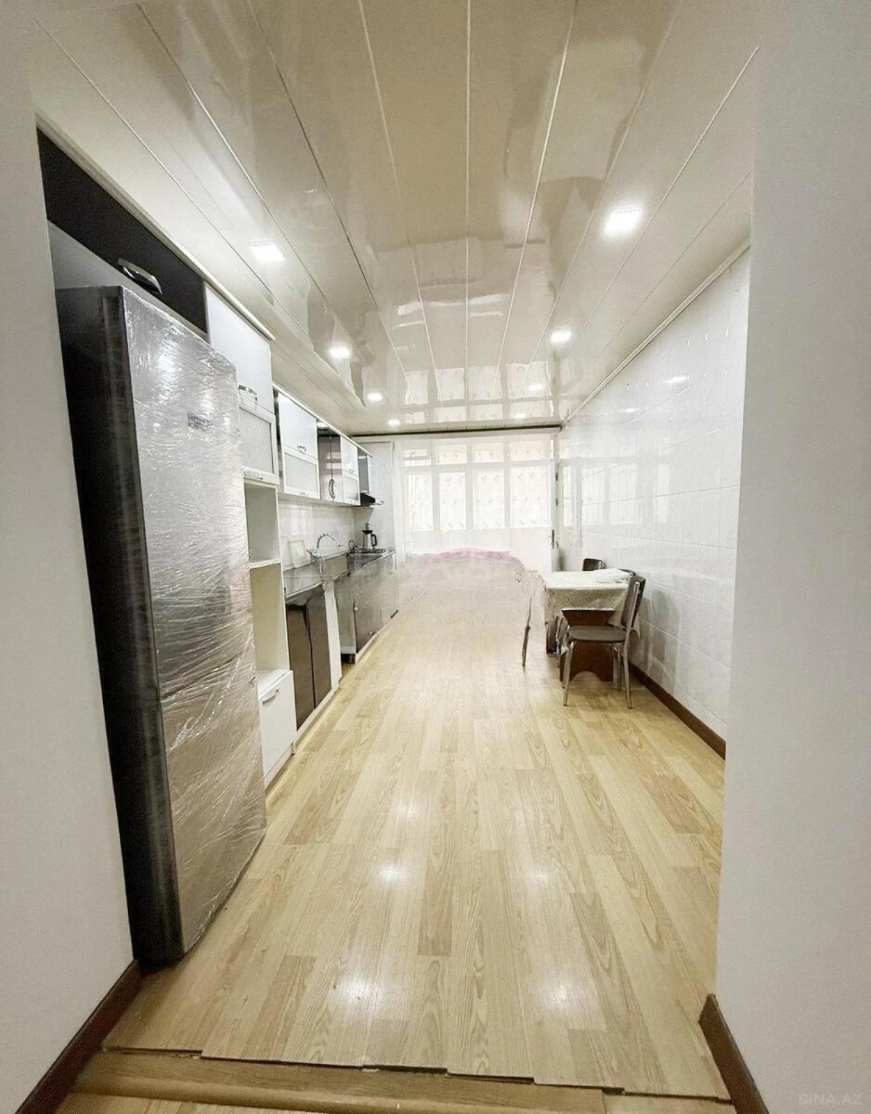 Satılır 4 otaqlı mənzil 105 m²