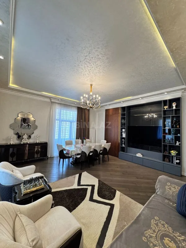 Satılır 4 otaqlı mənzil 165 m²