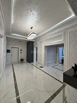 Satılır 4 otaqlı mənzil 165 m²