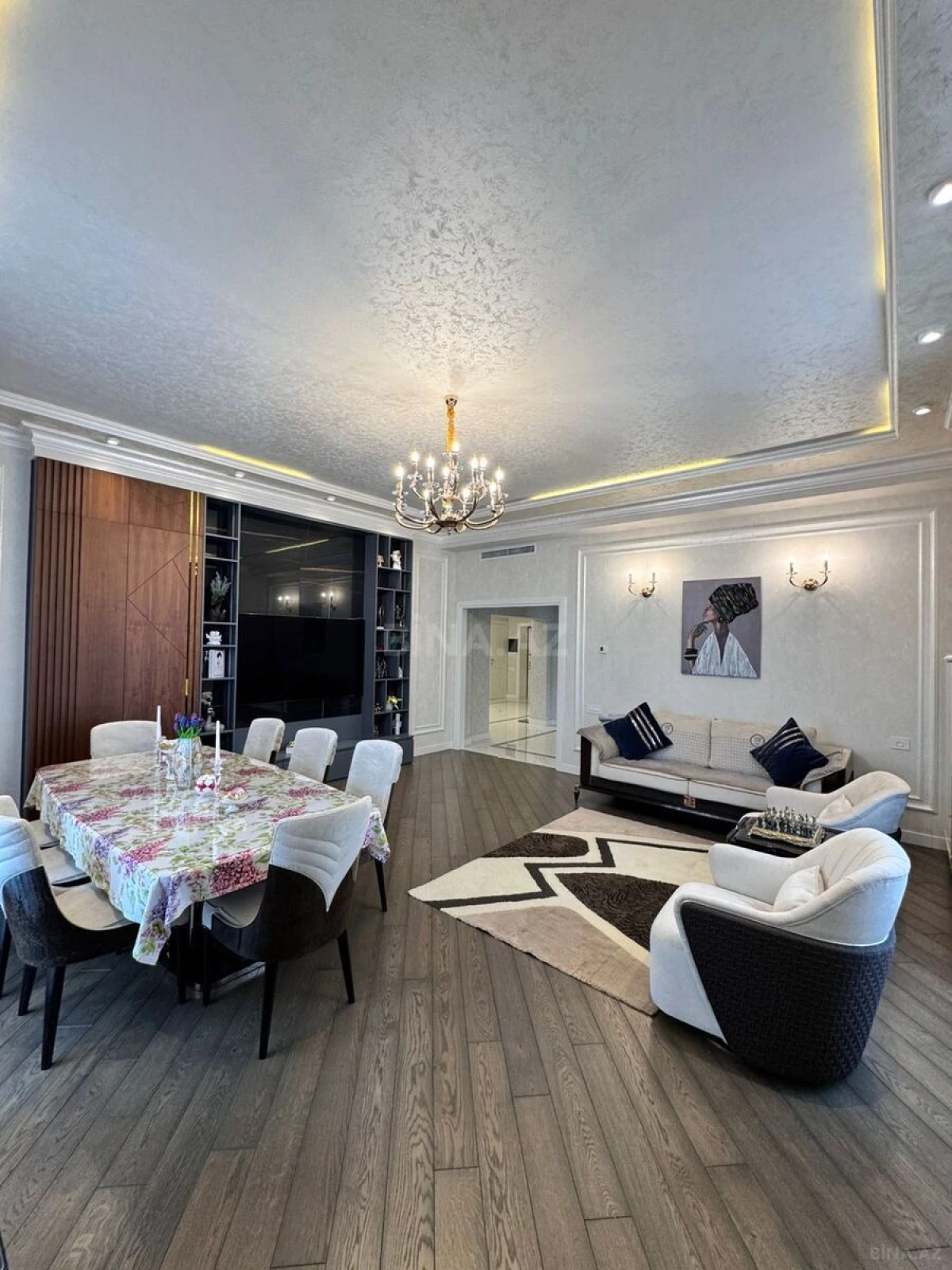 Satılır 4 otaqlı mənzil 165 m²