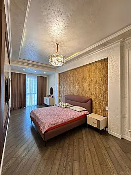 Satılır 4 otaqlı mənzil 165 m²