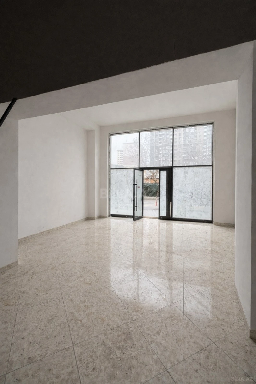 Kirayə verilir obyekt 100 m²