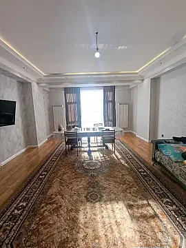 Satılır 3 otaqlı mənzil 135 m² — Bakı 3 otaq 135.00 m²