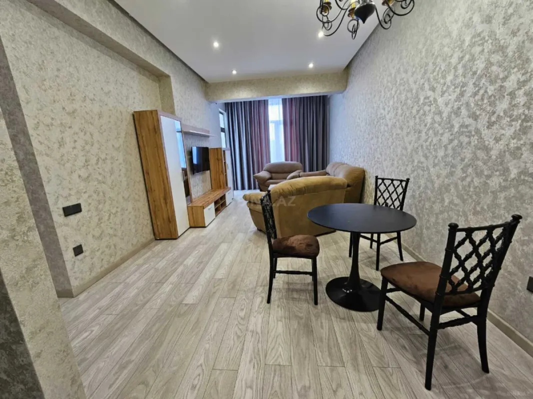 Kirayə verilir 2 otaqlı mənzil 60 m²