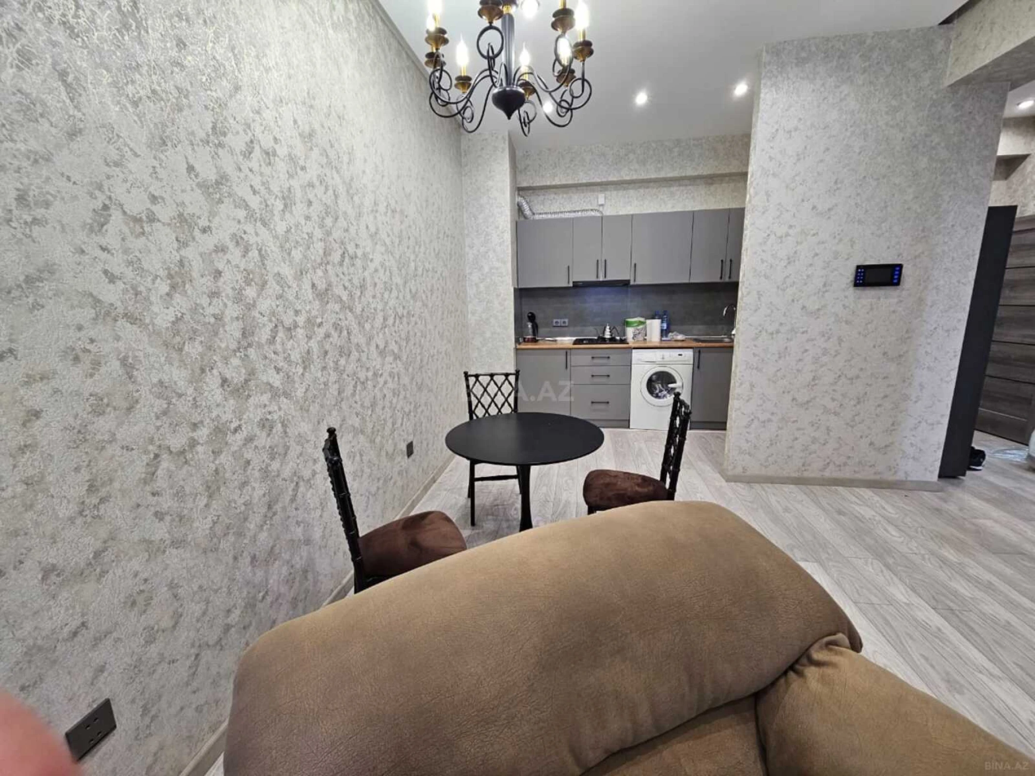 Kirayə verilir 2 otaqlı mənzil 60 m²