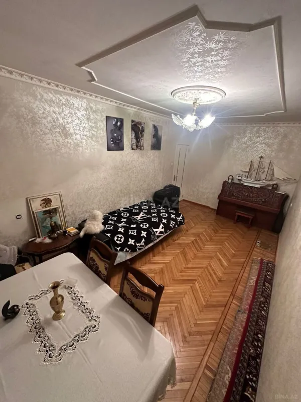 Satılır 4 otaqlı mənzil 105 m²