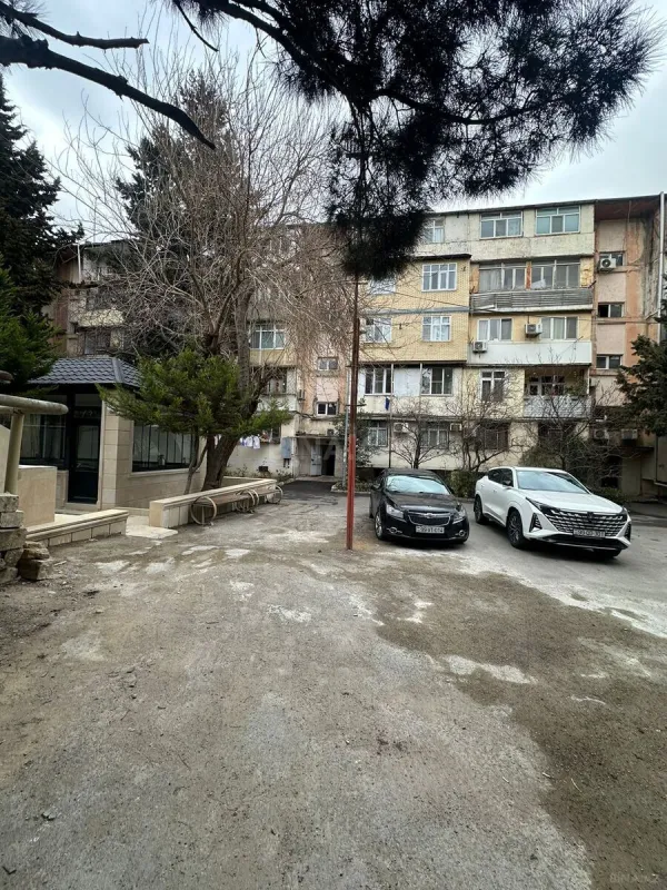 Satılır 4 otaqlı mənzil 105 m²