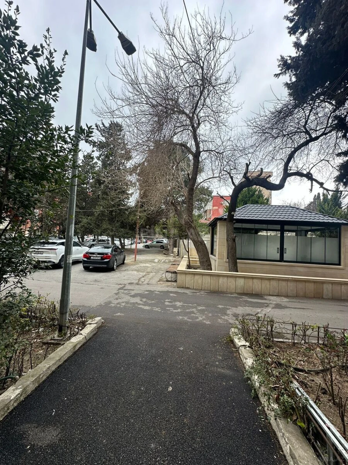 Satılır 4 otaqlı mənzil 105 m²