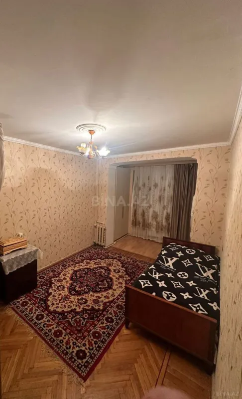 Satılır 4 otaqlı mənzil 105 m²