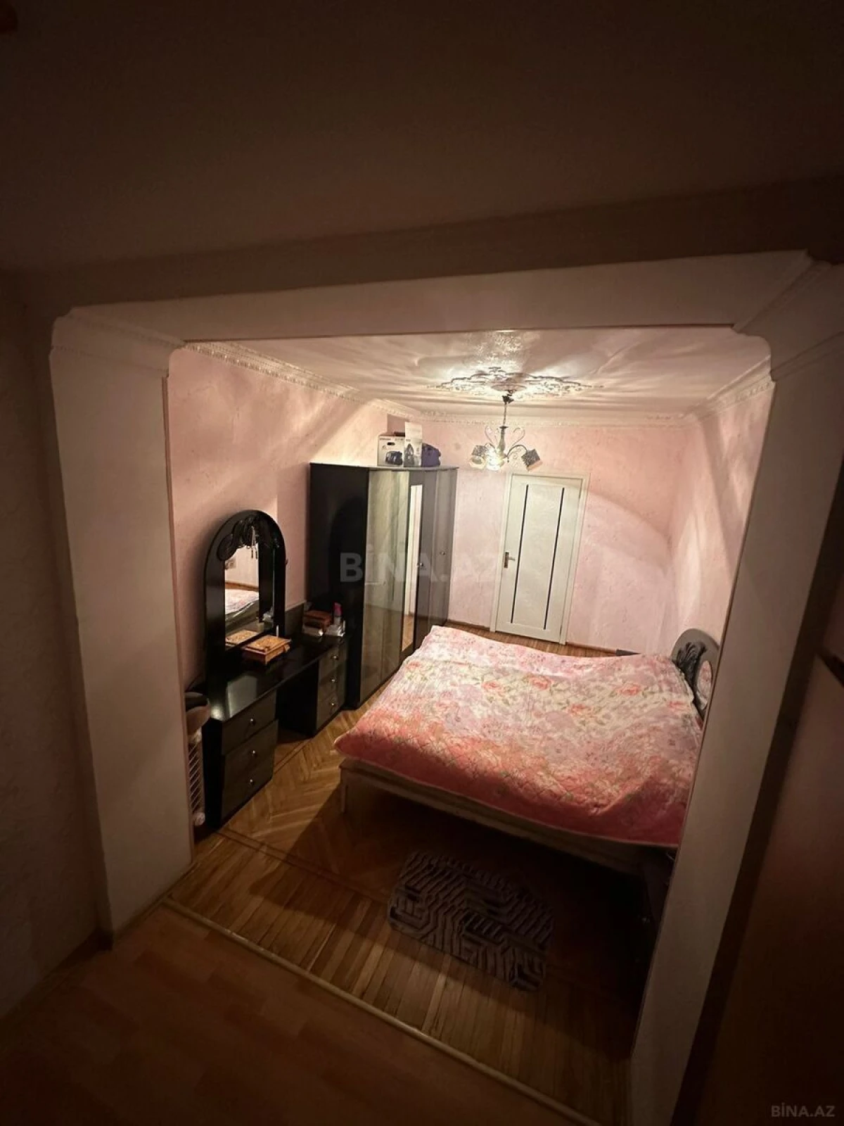 Satılır 4 otaqlı mənzil 105 m²