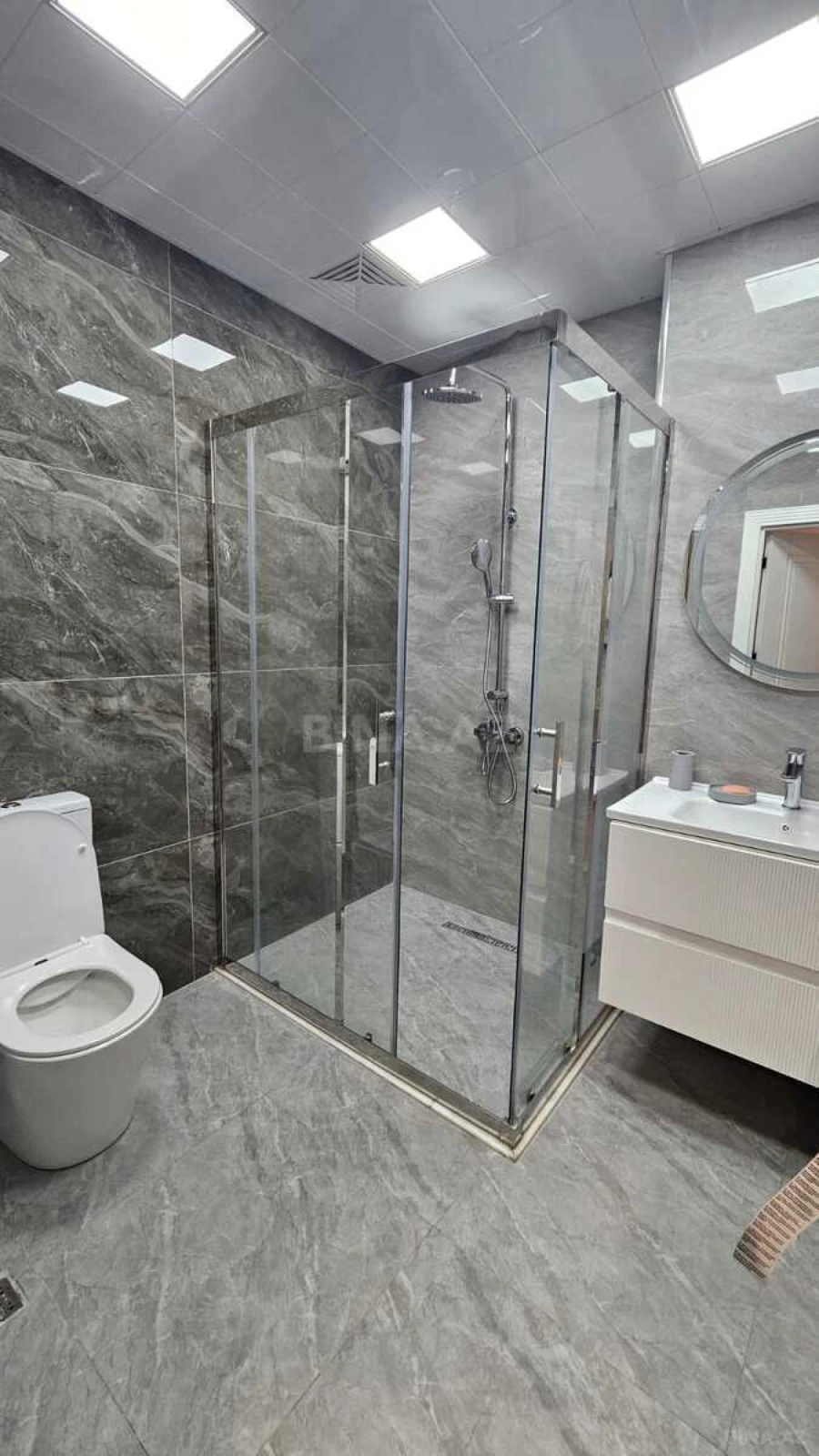 Satılır 2 otaqlı mənzil 73 m²