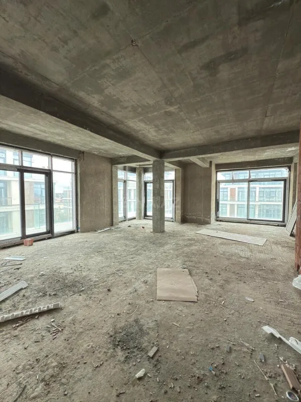 Satılır 3 otaqlı mənzil 133.4 m²