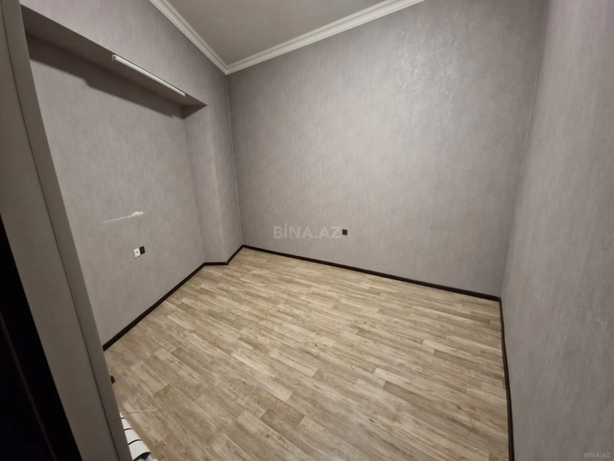 Satılır obyekt 180 m²