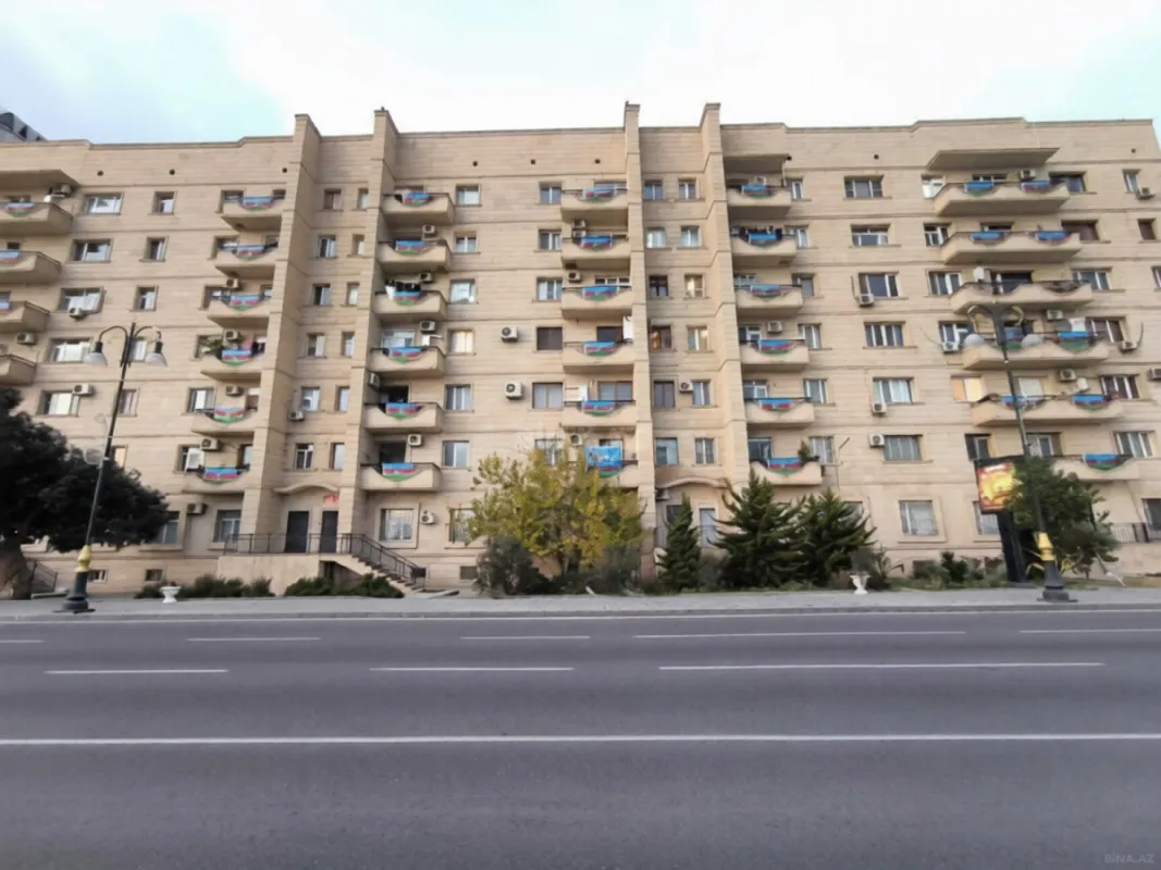 Satılır 4 otaqlı mənzil 100 m²