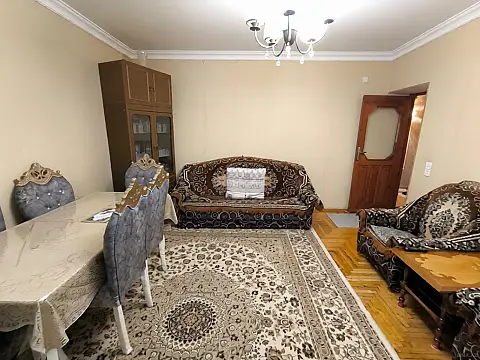 Satılır 4 otaqlı mənzil 100 m²