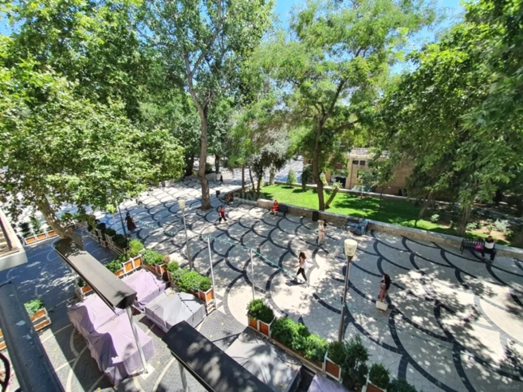 Kirayə verilir 4 otaqlı mənzil 170 m²