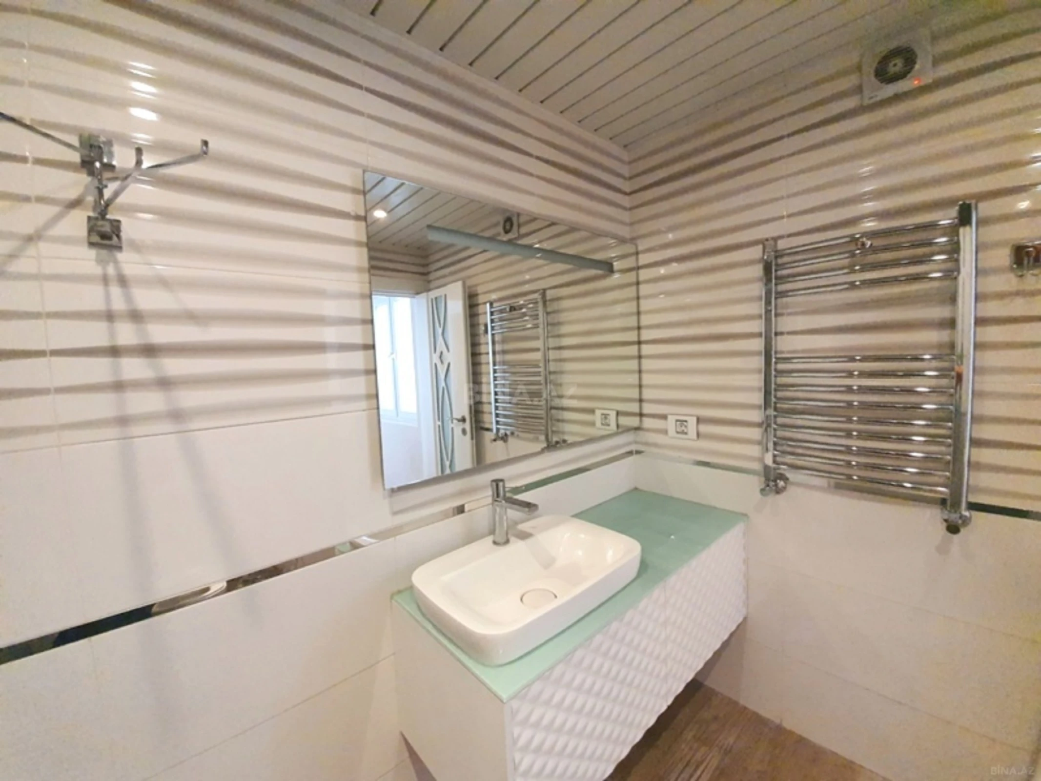 Kirayə verilir 4 otaqlı mənzil 170 m²