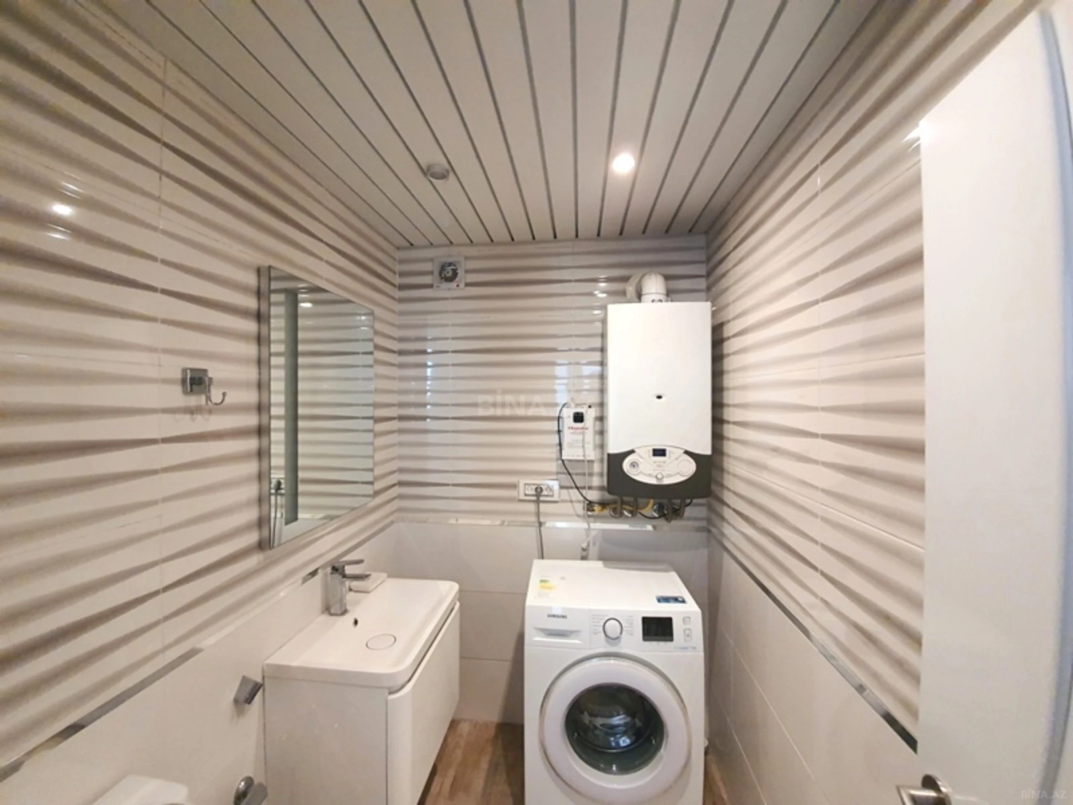 Kirayə verilir 4 otaqlı mənzil 170 m²