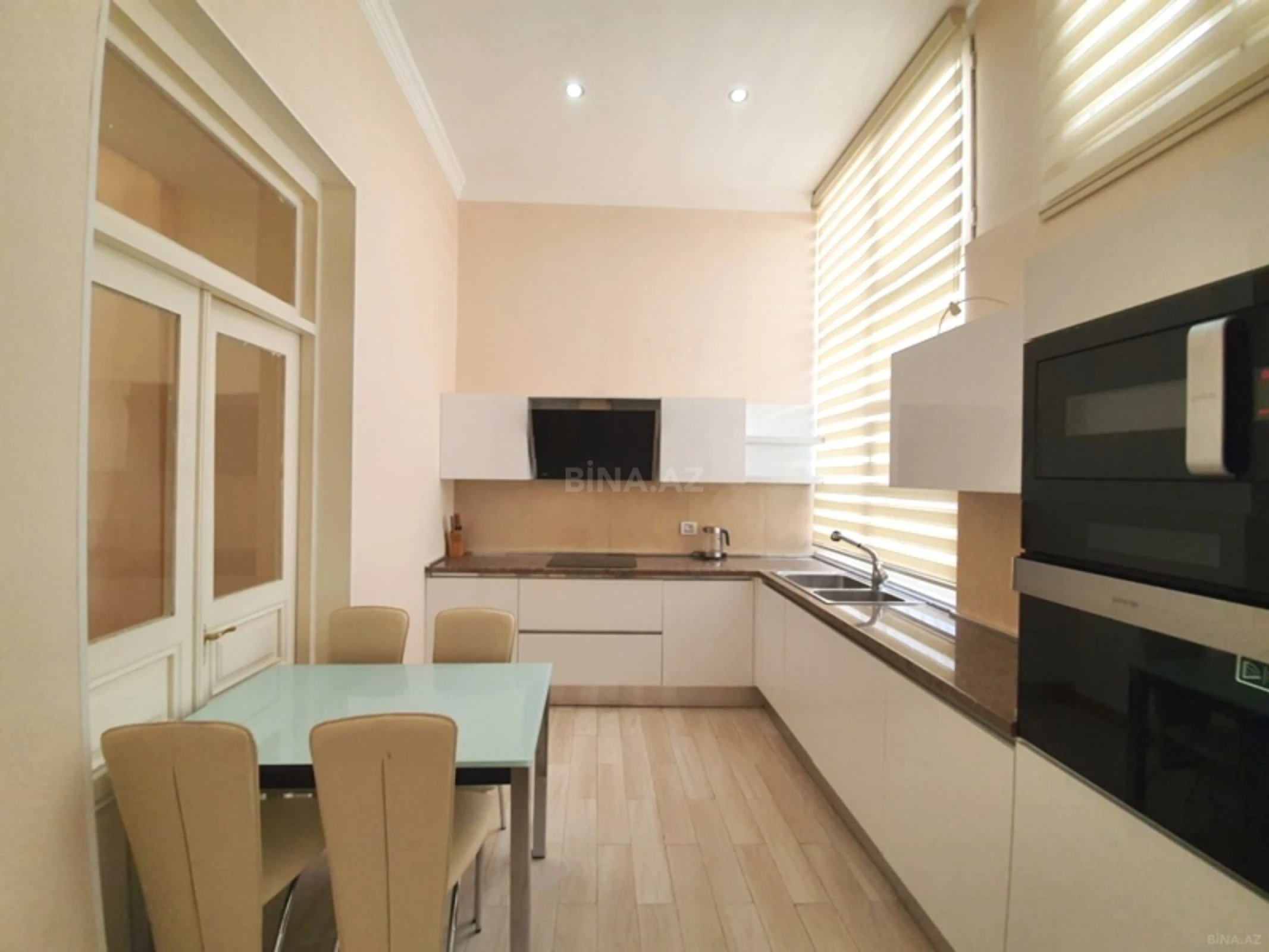 Kirayə verilir 4 otaqlı mənzil 170 m²